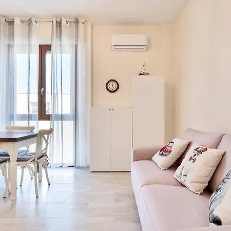 Apartament Sunny Near The Sea