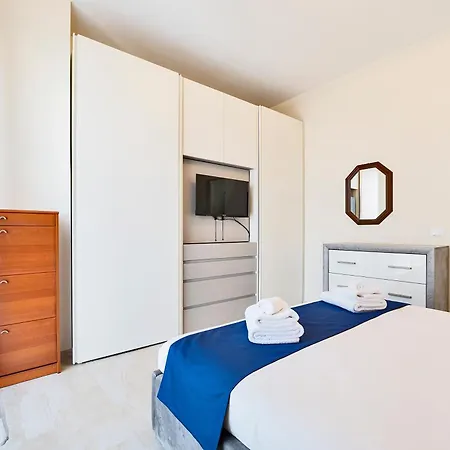 Apartament Sunny Near The Sea Lido di Camaiore